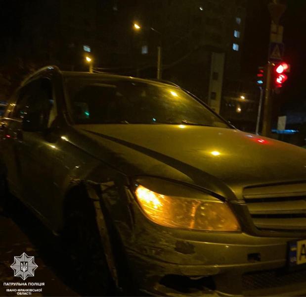 Правоохоронці склали три адміністративні протоколи на водія, який в стані алкогольного сп'яніння скоїв аварію на вулиці Тролейбусній.