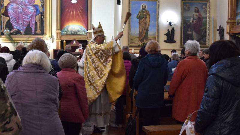 Нунцій Кульбокас: роль Церкви під час війни - приносити світло у темряву - Vatican News