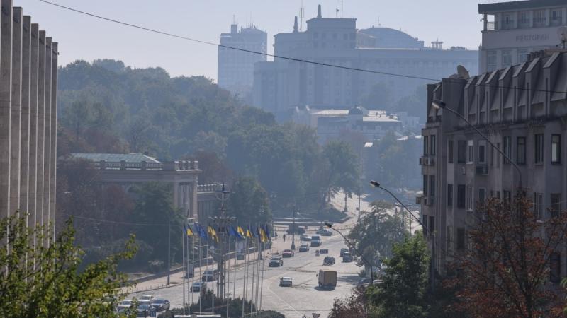 У Києві спостерігається зниження якості повітря. Влада рекомендує зменшити час перебування на свіжому повітрі.