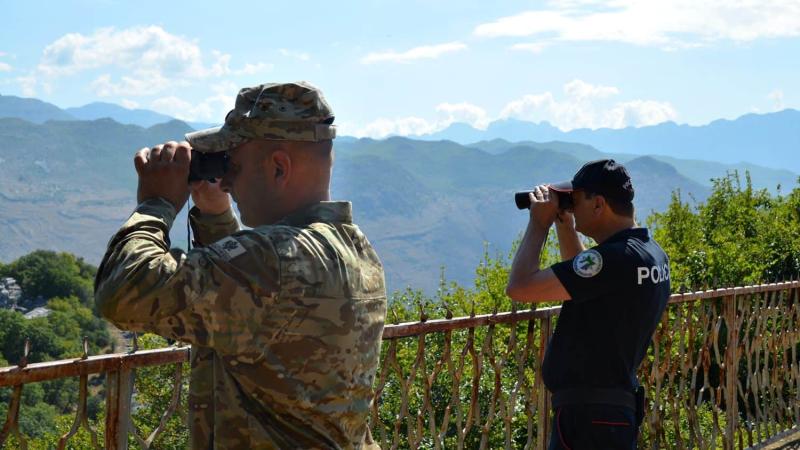 У Чорногорії затримали 13 осіб, яких підозрюють у нелегальному транспортуванні мігрантів.