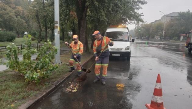 У Києві усунули проблеми з підтопленням у трьох округах.