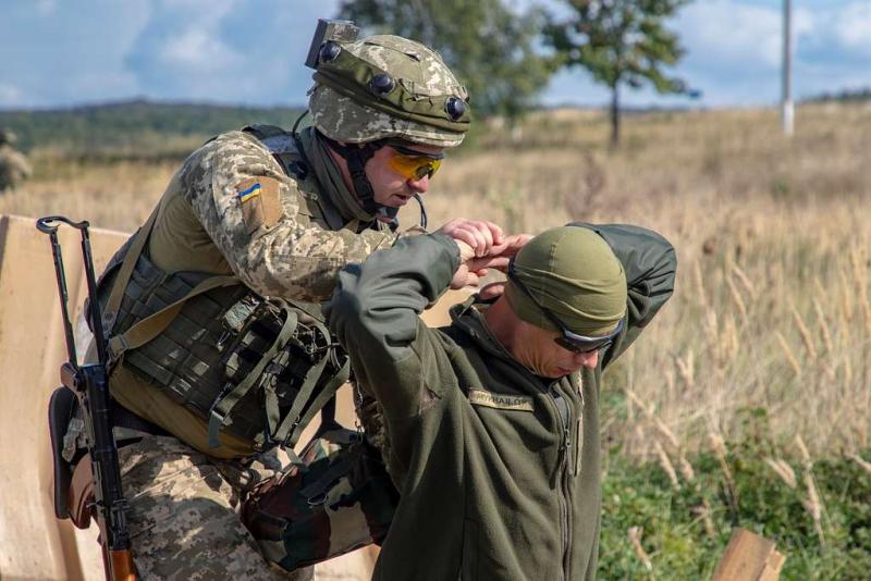 Нова хвиля дезінформації: російські медіа фальсифікують зображення з метою очорнити Збройні сили України.