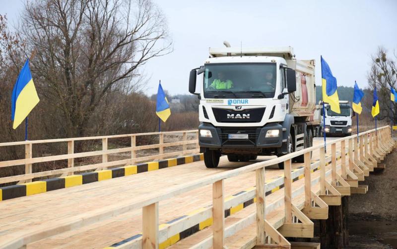 У Київській області відкрили новий міст через річку Тетерів - Auto24.